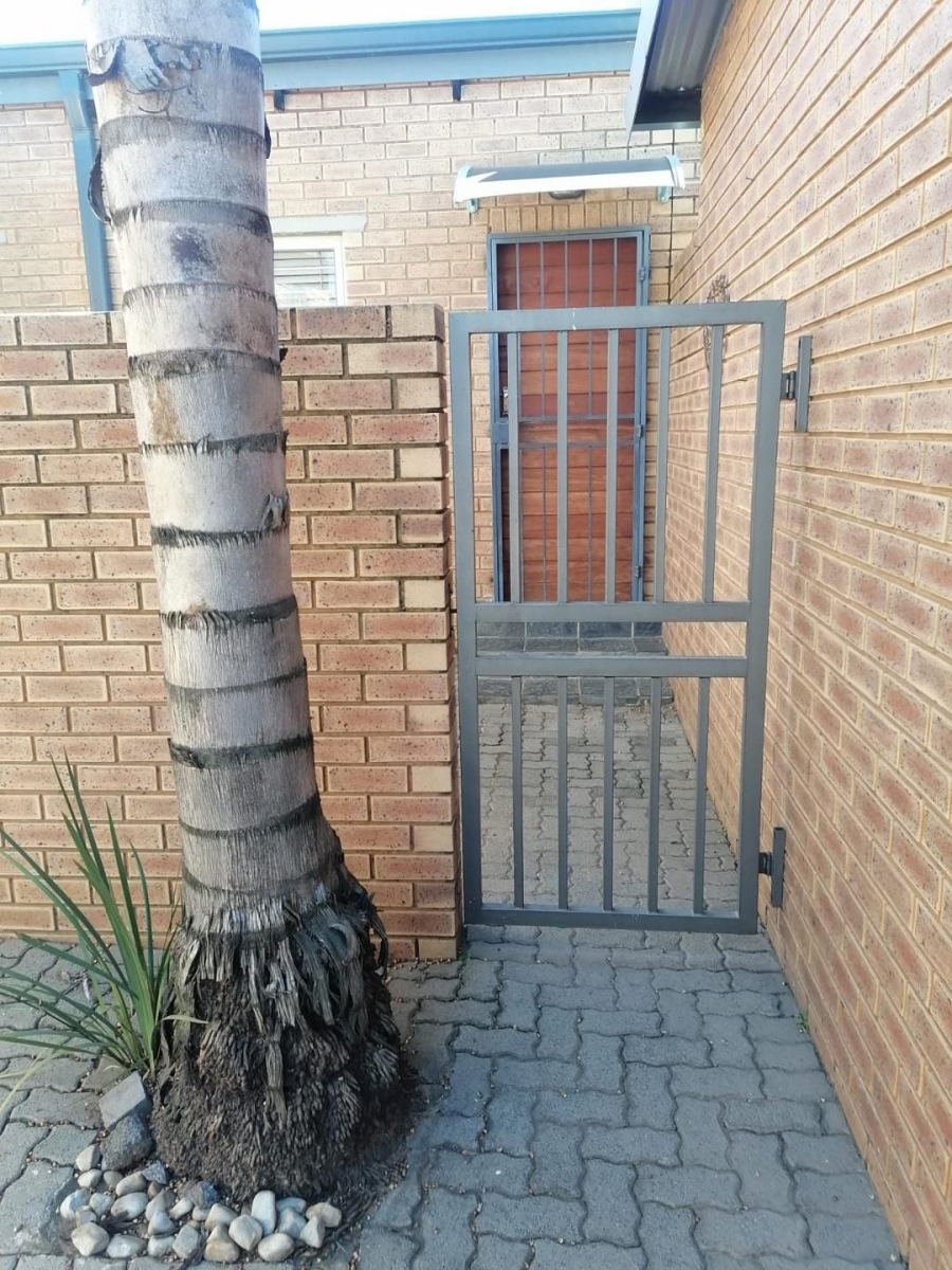 3 Bedroom Property for Sale in Glen Marais Gauteng