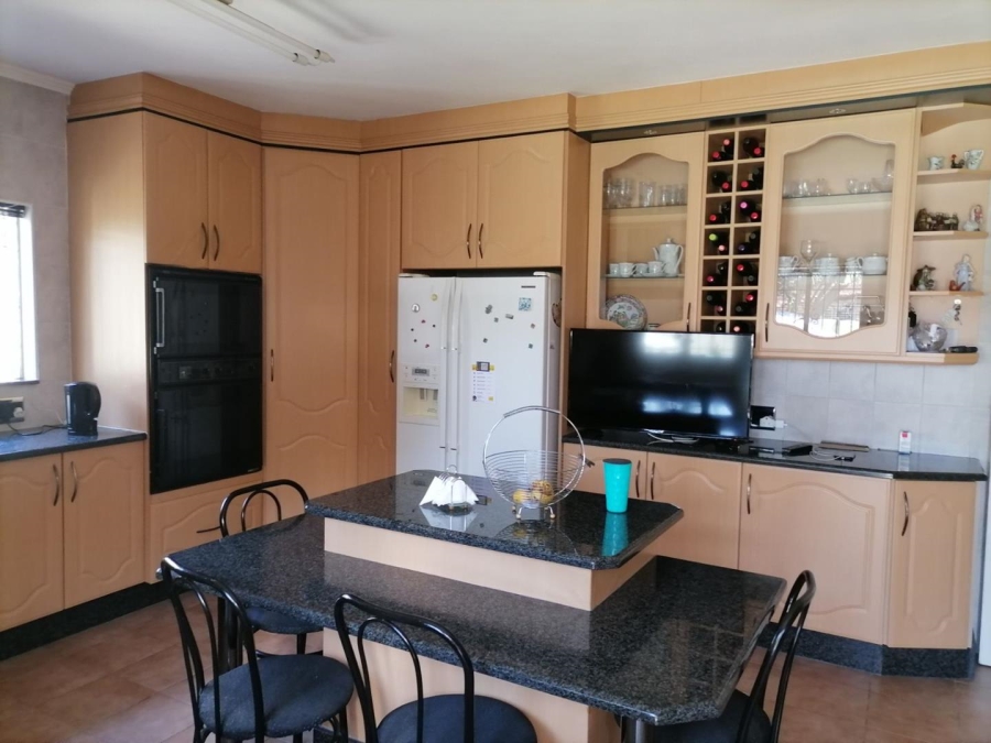 4 Bedroom Property for Sale in Hurlyvale Gauteng