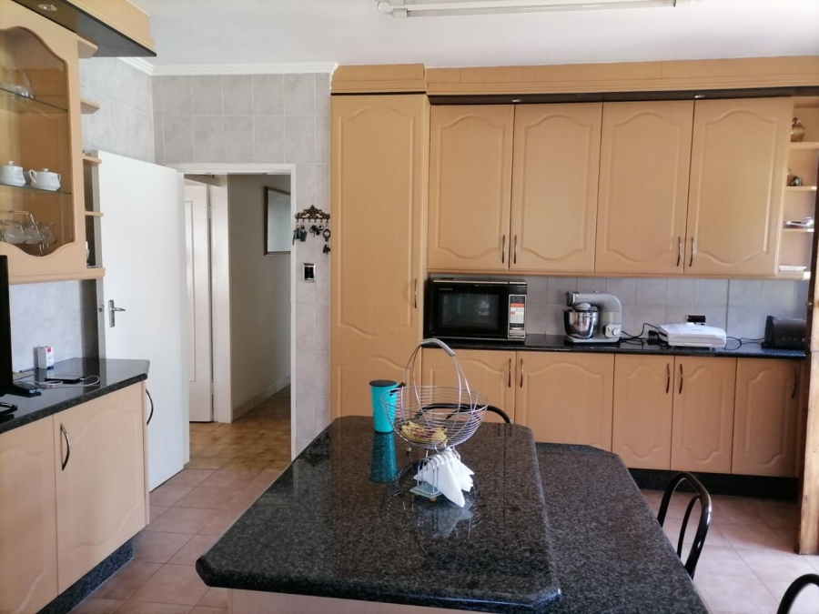 4 Bedroom Property for Sale in Hurlyvale Gauteng