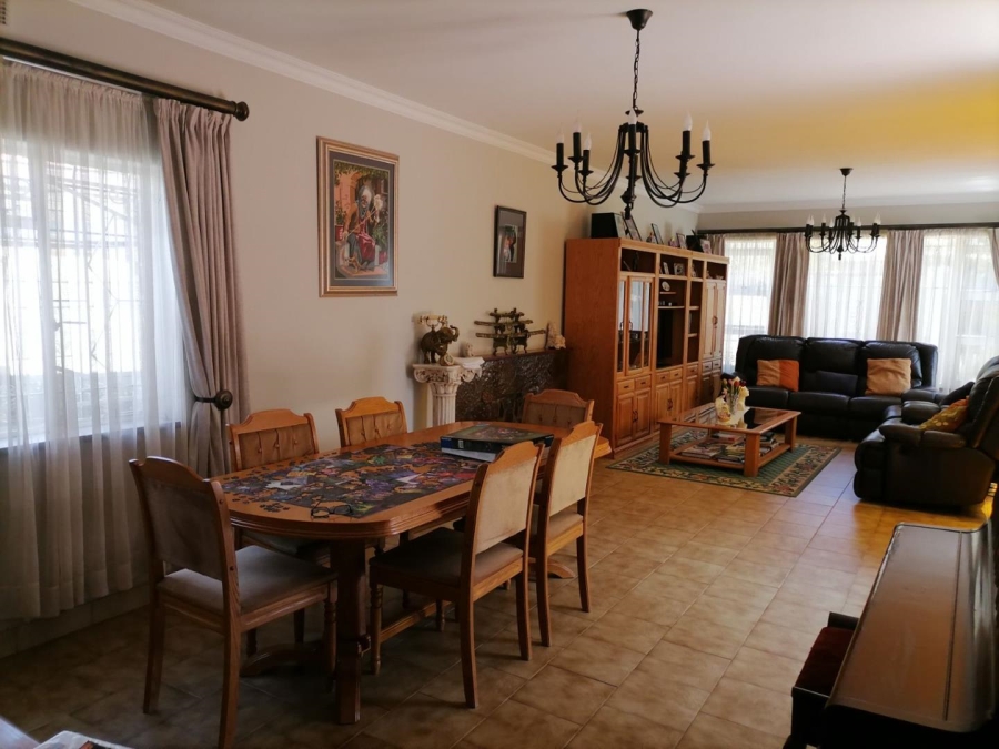 4 Bedroom Property for Sale in Hurlyvale Gauteng