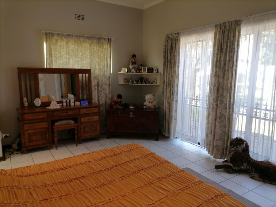 4 Bedroom Property for Sale in Hurlyvale Gauteng