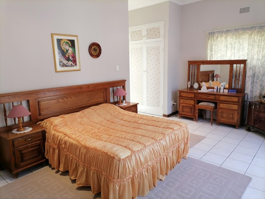 4 Bedroom Property for Sale in Hurlyvale Gauteng