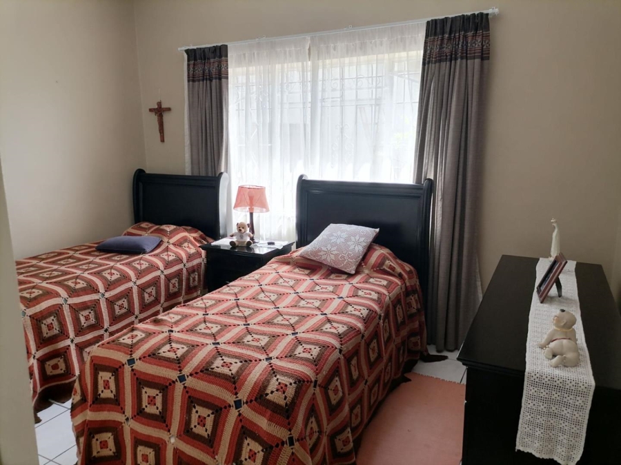 4 Bedroom Property for Sale in Hurlyvale Gauteng
