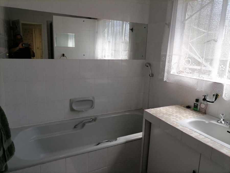 4 Bedroom Property for Sale in Hurlyvale Gauteng