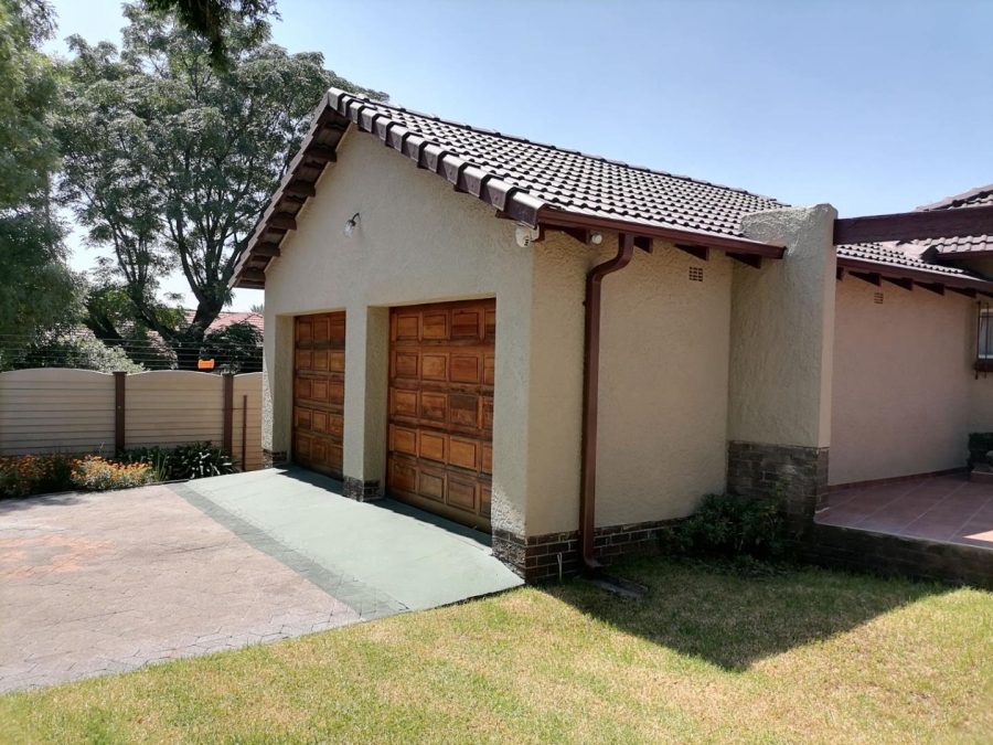 4 Bedroom Property for Sale in Hurlyvale Gauteng