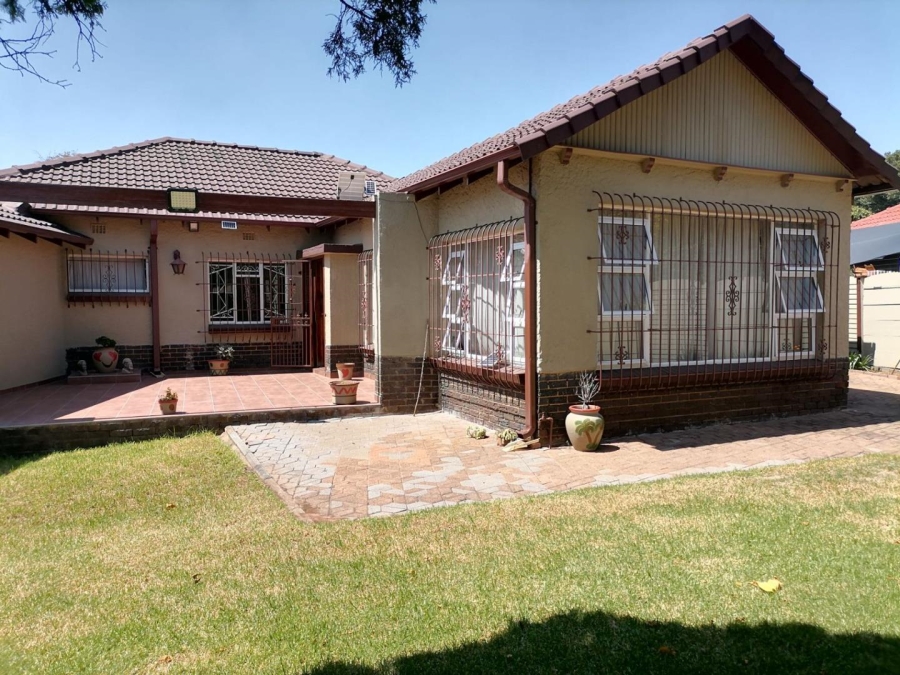 4 Bedroom Property for Sale in Hurlyvale Gauteng