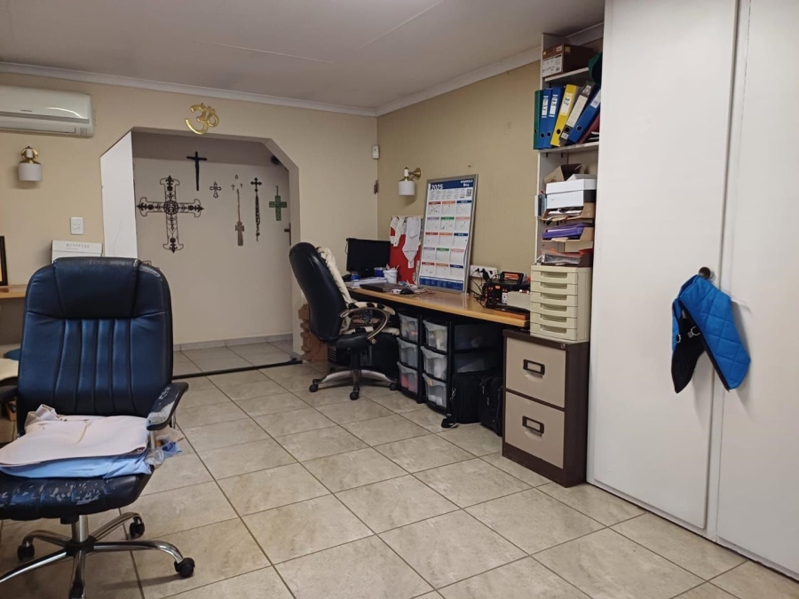 3 Bedroom Property for Sale in Buurendal Gauteng