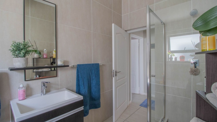 2 Bedroom Property for Sale in Greenstone Ridge Gauteng