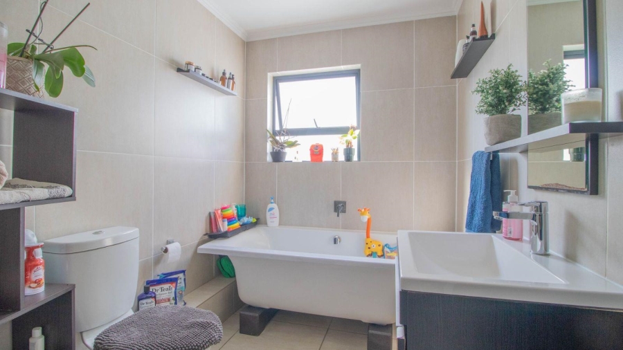 2 Bedroom Property for Sale in Greenstone Ridge Gauteng