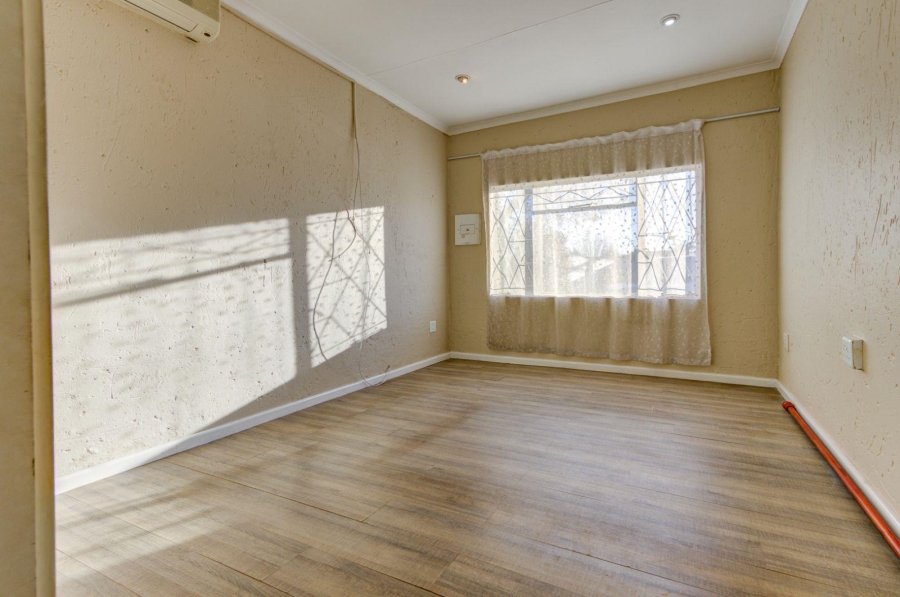 3 Bedroom Property for Sale in Hurlyvale Gauteng