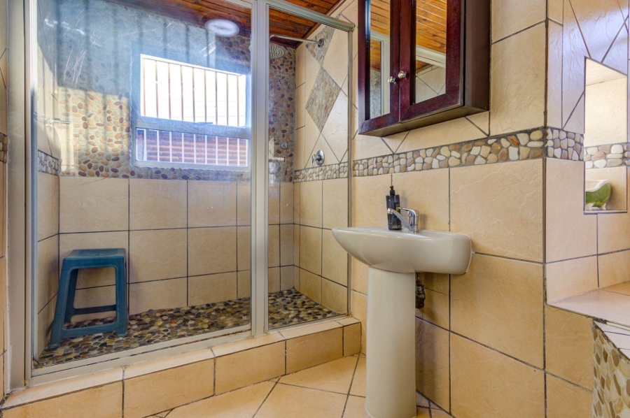 3 Bedroom Property for Sale in Hurlyvale Gauteng