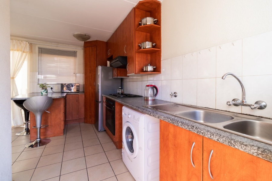 2 Bedroom Property for Sale in Edleen Gauteng