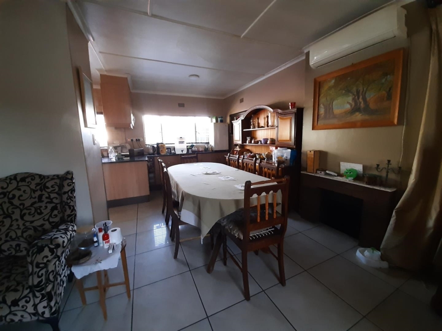 5 Bedroom Property for Sale in Edleen Gauteng