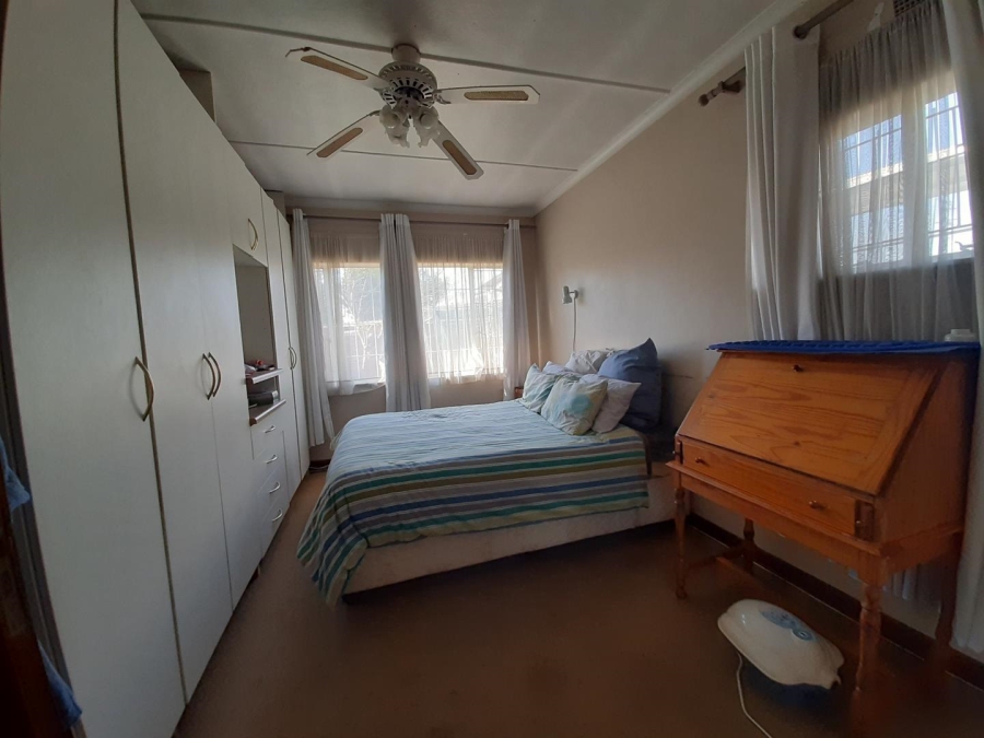 5 Bedroom Property for Sale in Edleen Gauteng