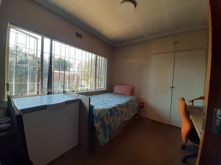 5 Bedroom Property for Sale in Edleen Gauteng
