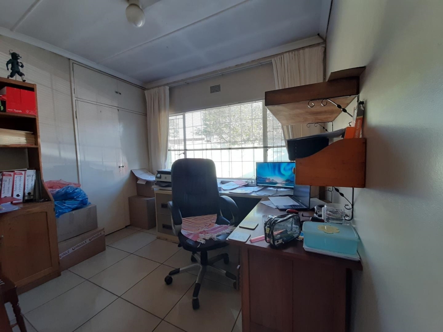 5 Bedroom Property for Sale in Edleen Gauteng