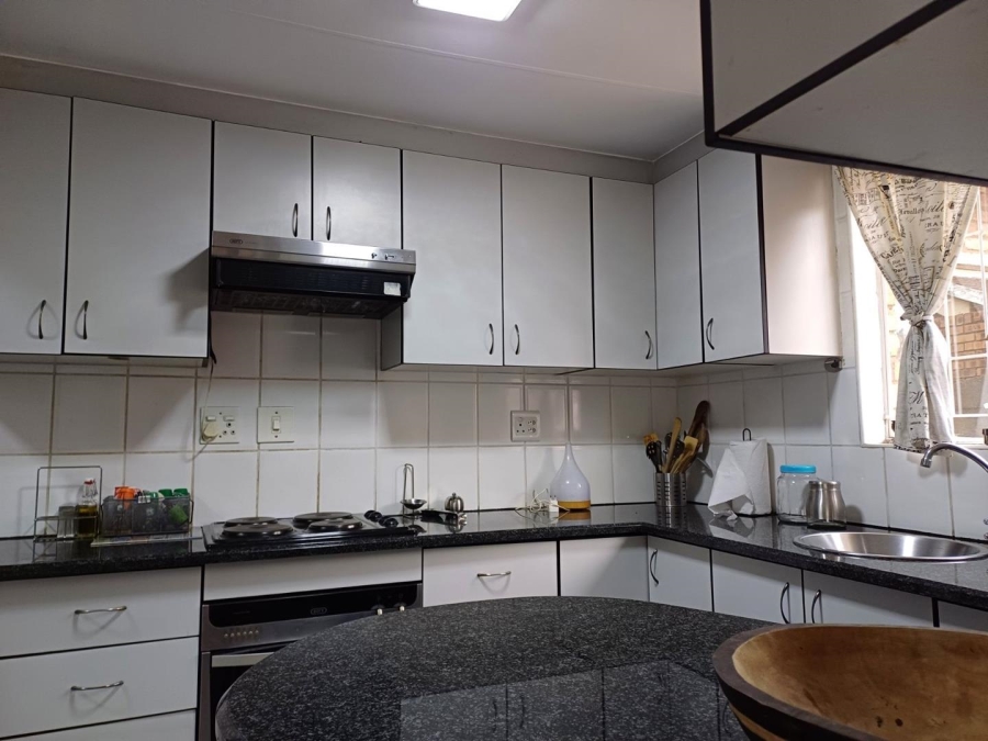 4 Bedroom Property for Sale in Edleen Gauteng