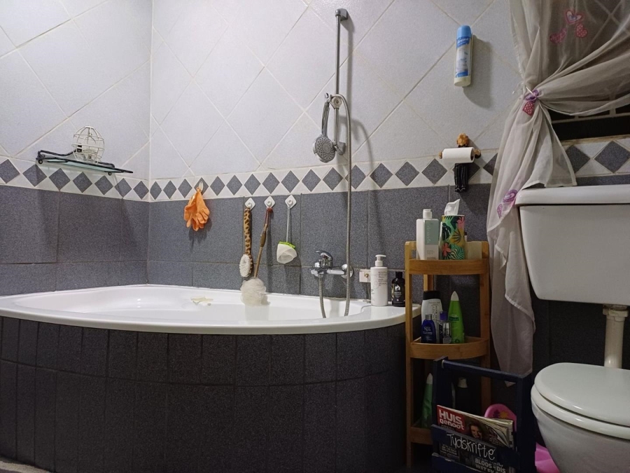 4 Bedroom Property for Sale in Edleen Gauteng