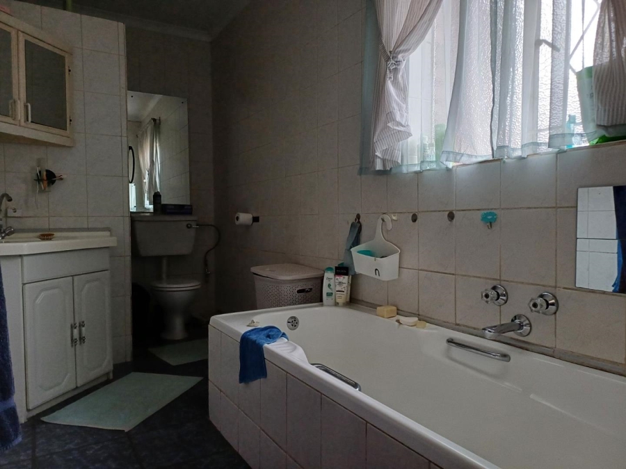 4 Bedroom Property for Sale in Edleen Gauteng