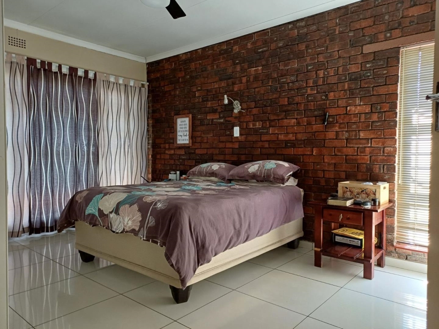 4 Bedroom Property for Sale in Edleen Gauteng