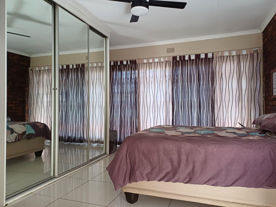 4 Bedroom Property for Sale in Edleen Gauteng