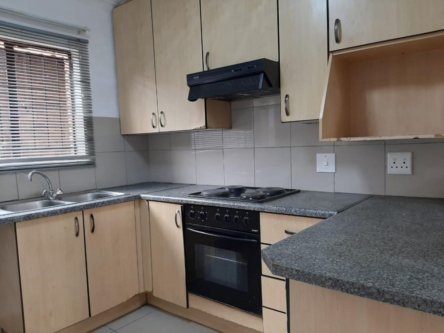 2 Bedroom Property for Sale in Edleen Gauteng