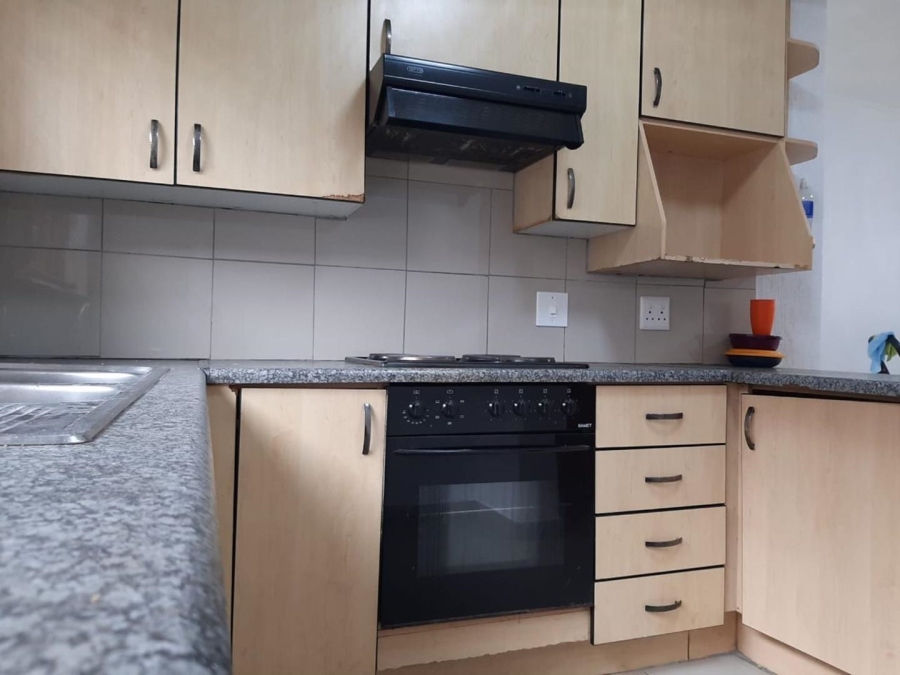 2 Bedroom Property for Sale in Edleen Gauteng