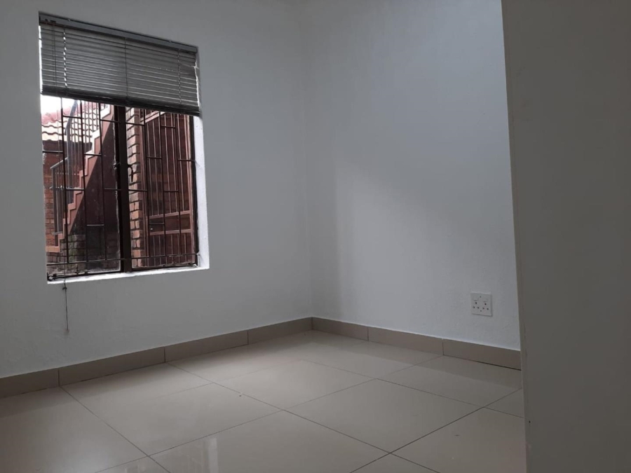 2 Bedroom Property for Sale in Edleen Gauteng