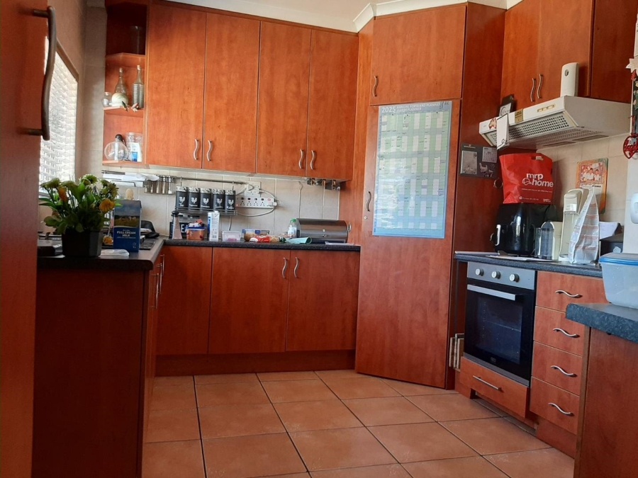 4 Bedroom Property for Sale in Edleen Gauteng