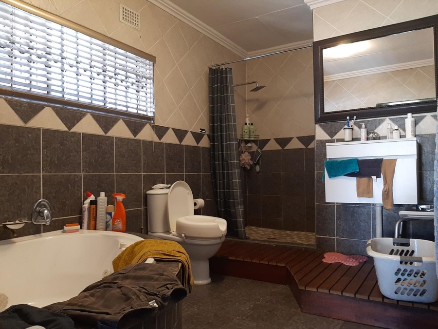 4 Bedroom Property for Sale in Edleen Gauteng