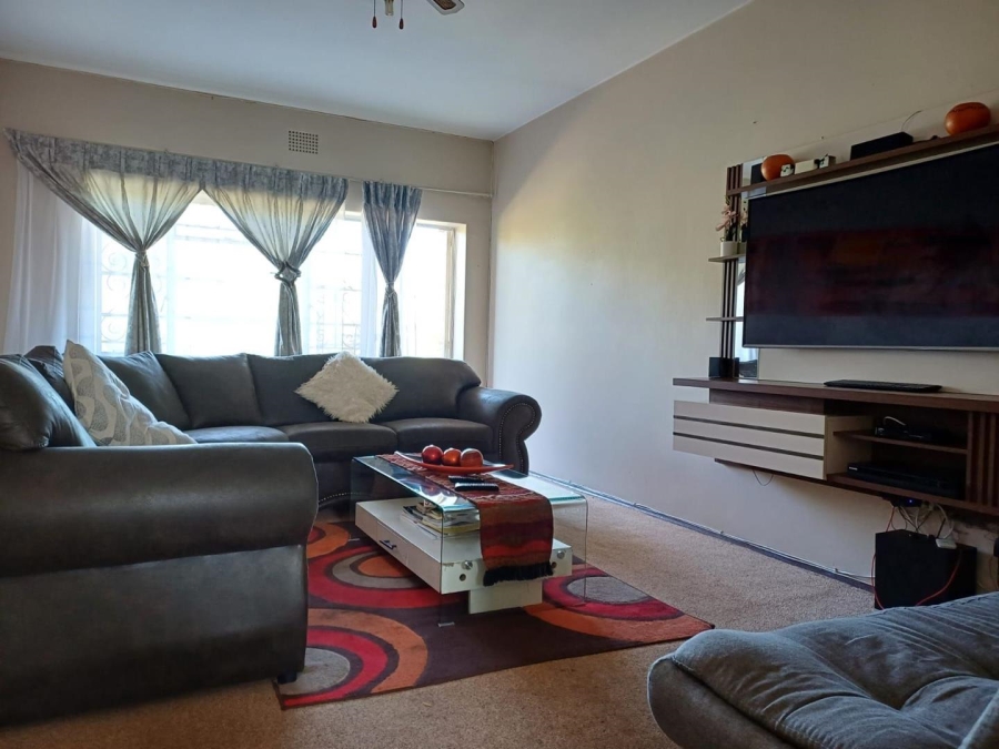 1 Bedroom Property for Sale in Lambton Gauteng