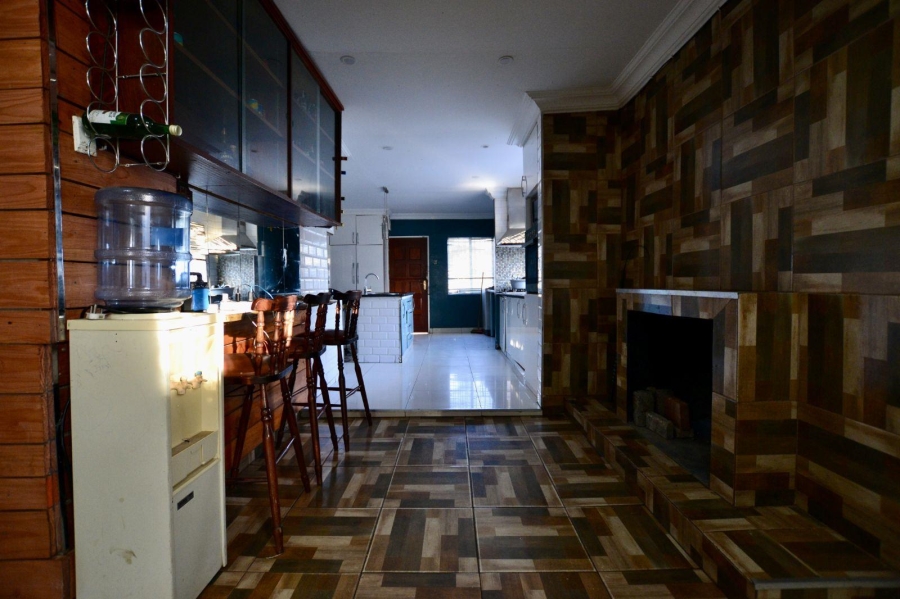 4 Bedroom Property for Sale in Malvern East Gauteng