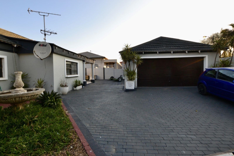 4 Bedroom Property for Sale in Malvern East Gauteng