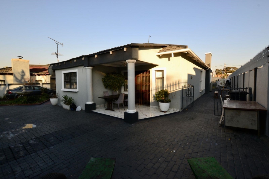 4 Bedroom Property for Sale in Malvern East Gauteng