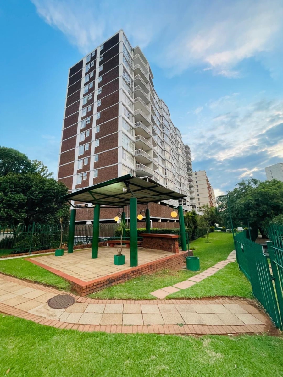 2 Bedroom Property for Sale in Bedford Gardens Gauteng