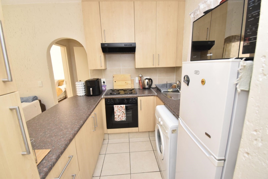 To Let 1 Bedroom Property for Rent in Pineslopes Gauteng