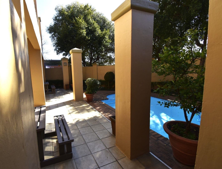 To Let 1 Bedroom Property for Rent in Pineslopes Gauteng