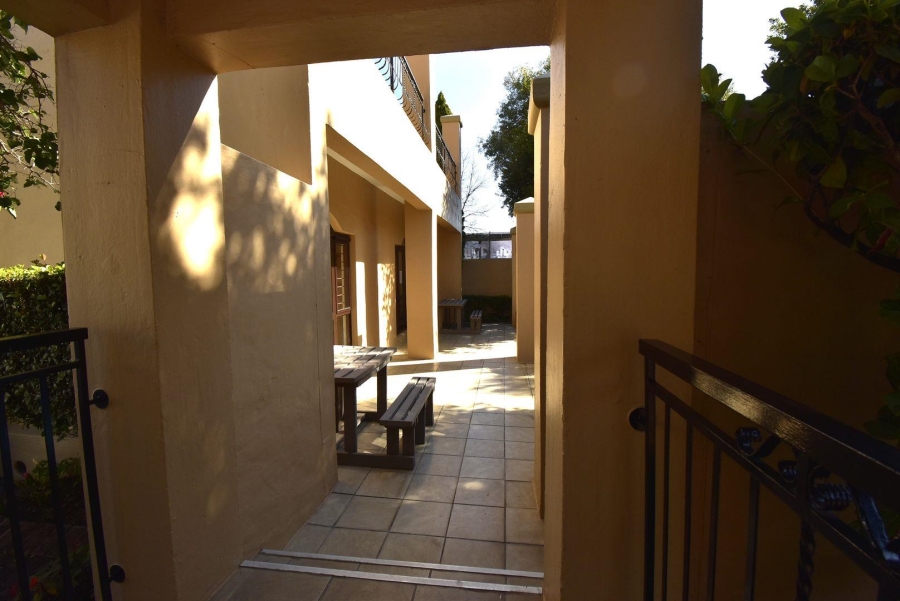To Let 1 Bedroom Property for Rent in Pineslopes Gauteng