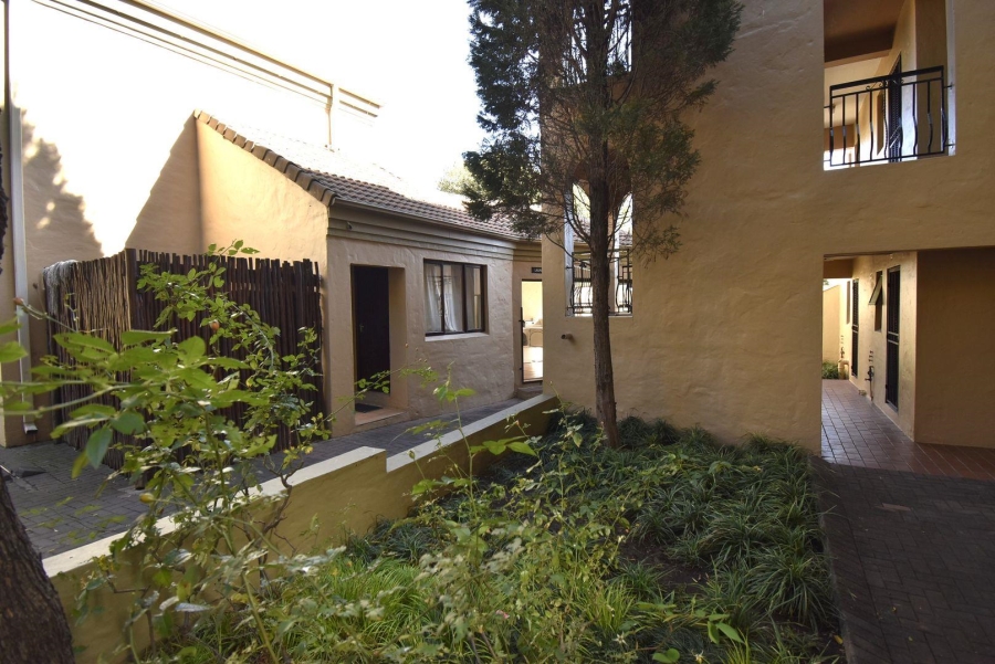 To Let 1 Bedroom Property for Rent in Pineslopes Gauteng