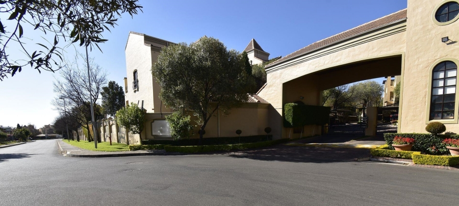 To Let 1 Bedroom Property for Rent in Pineslopes Gauteng