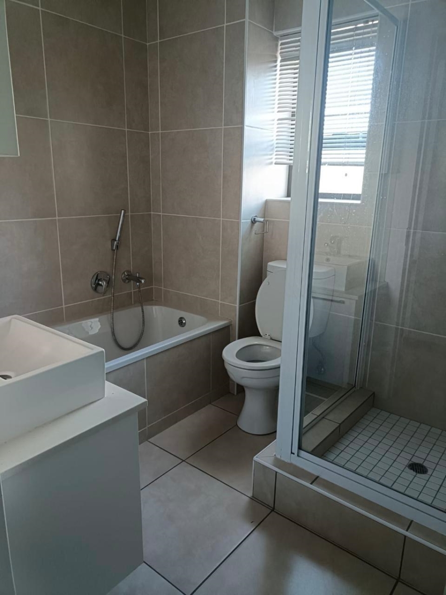 2 Bedroom Property for Sale in Barbeque Downs Gauteng