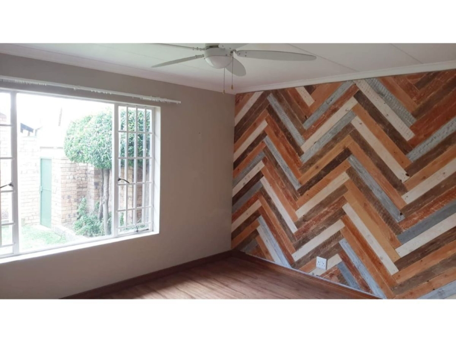 3 Bedroom Property for Sale in Garsfontein Gauteng