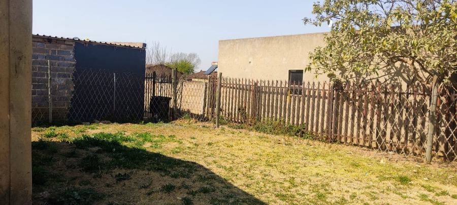 1 Bedroom Property for Sale in Chief A. Luthuli Park Gauteng