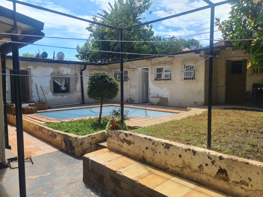 4 Bedroom Property for Sale in Bezuidenhout Valley Gauteng