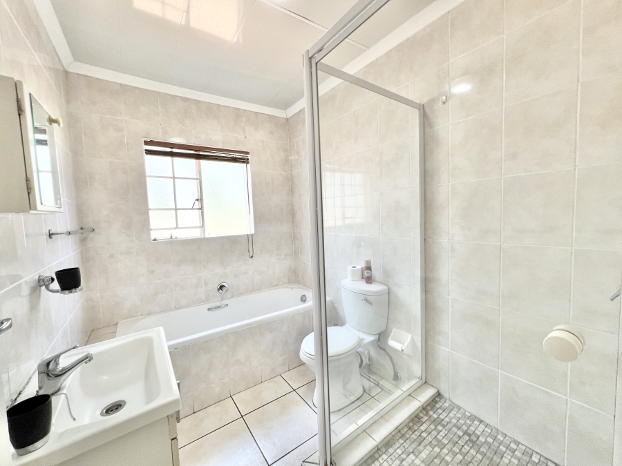 3 Bedroom Property for Sale in Kyalami Hills Gauteng