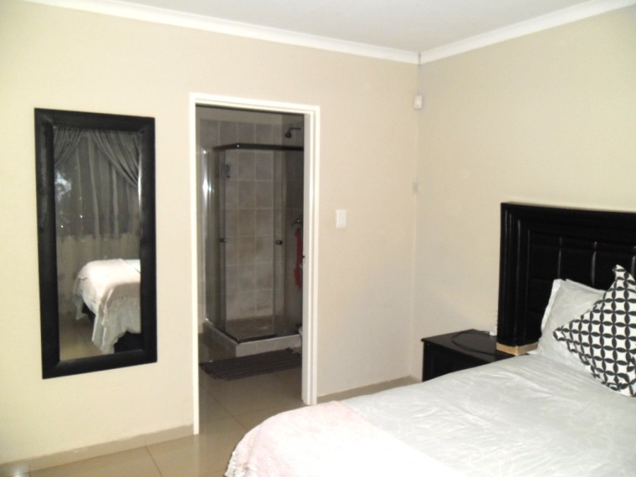 3 Bedroom Property for Sale in Dawn Park Gauteng