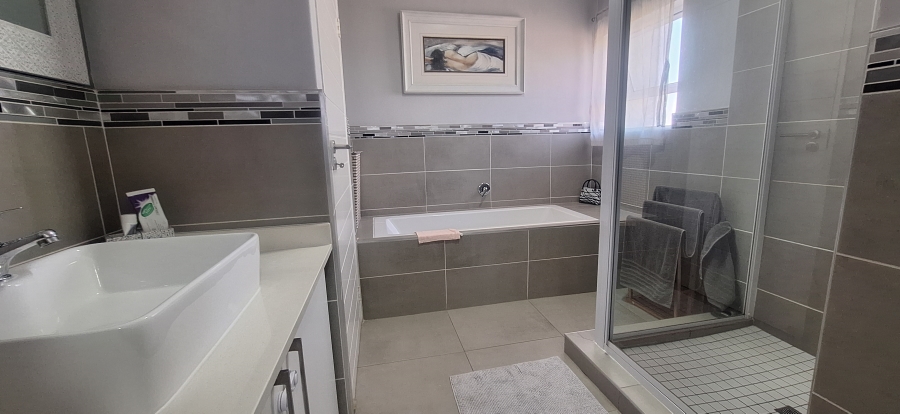3 Bedroom Property for Sale in Noordheuwel Gauteng