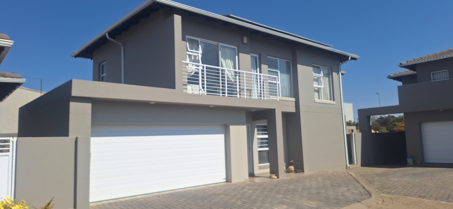 3 Bedroom Property for Sale in Noordheuwel Gauteng