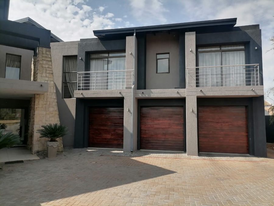5 Bedroom Property for Sale in Serengeti Lifestyle Estate Gauteng
