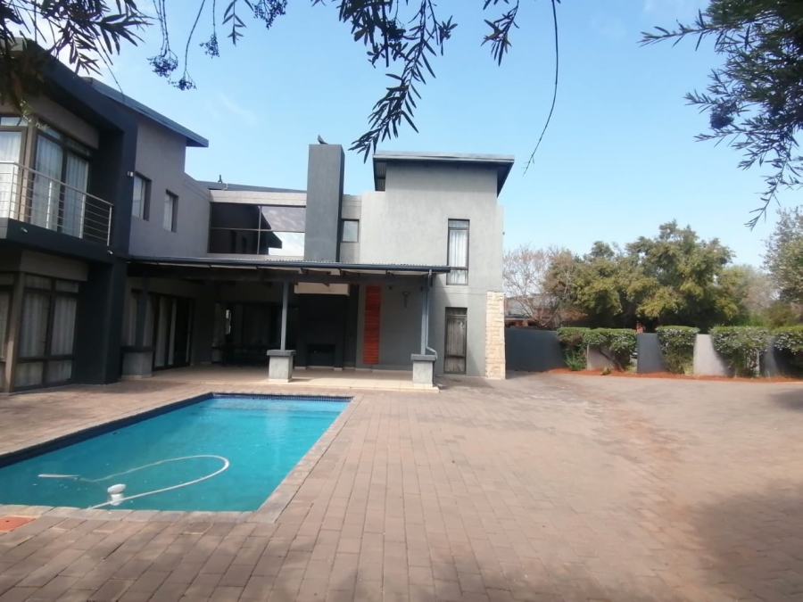 5 Bedroom Property for Sale in Serengeti Lifestyle Estate Gauteng